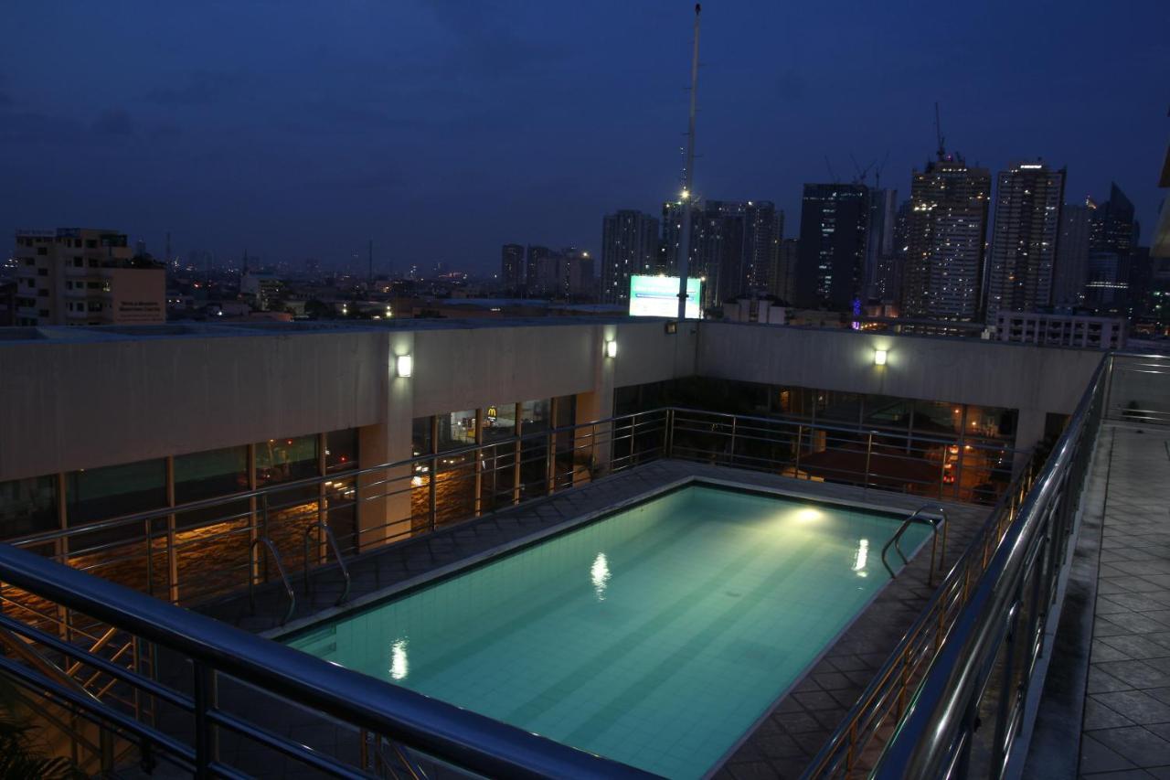 เฮอรัลด์ สวีท โซลานา โฮเทล  Hotel Makati City ภายนอก รูปภาพ
